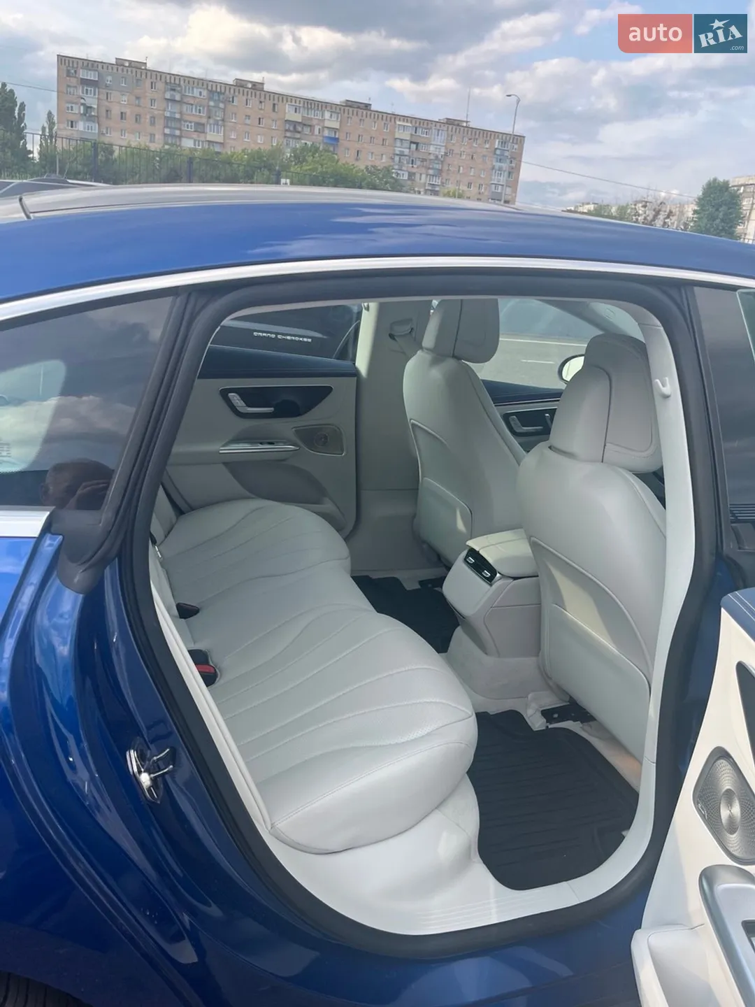 2022 Mercedes-Benz EQE - мініатюра 11