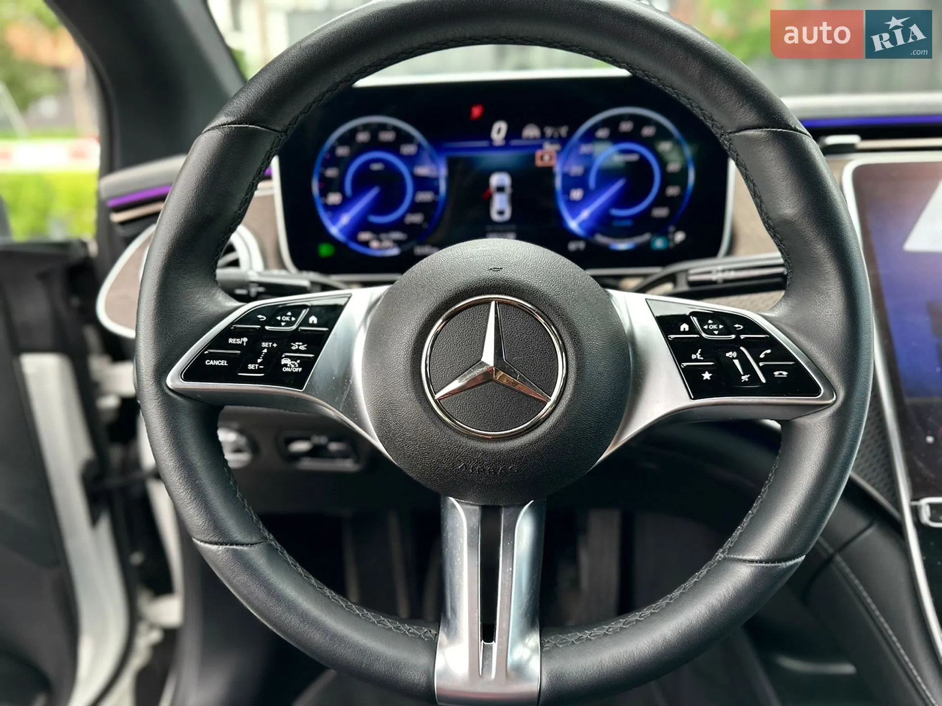 2022 Mercedes-Benz EQE - мініатюра 21