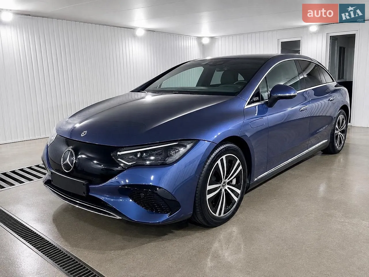 2024 Mercedes-Benz EQE - фото 1