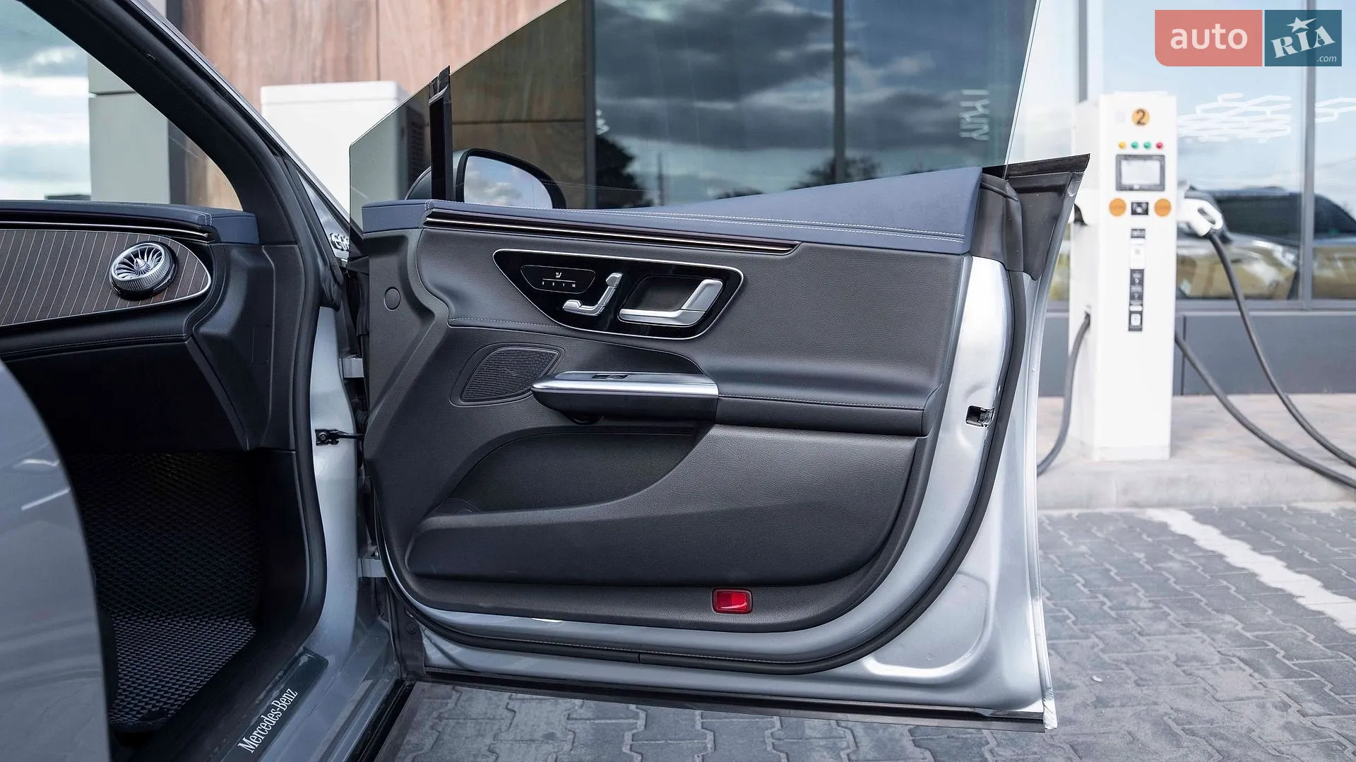 2023 Mercedes-Benz EQE - мініатюра 32