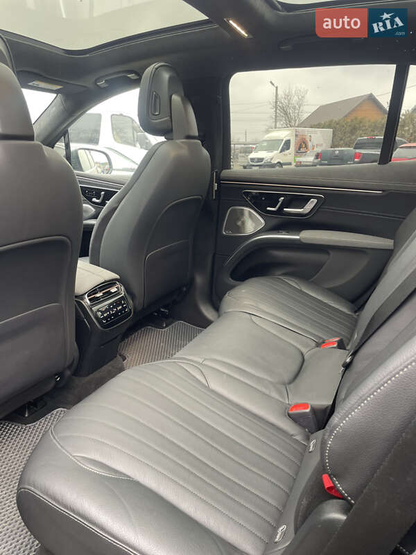 Седан Mercedes-Benz EQS SUV 2023 в Черновцах