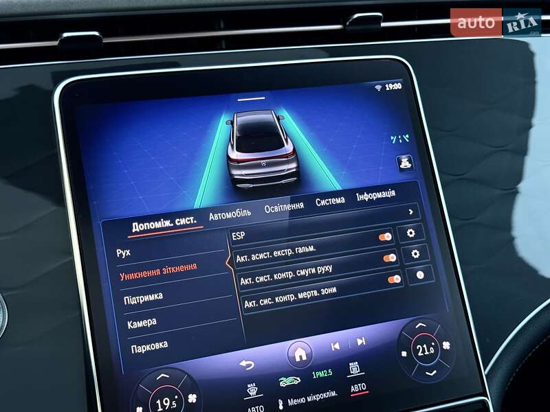 Седан Mercedes-Benz EQS SUV 2023 в Киеве