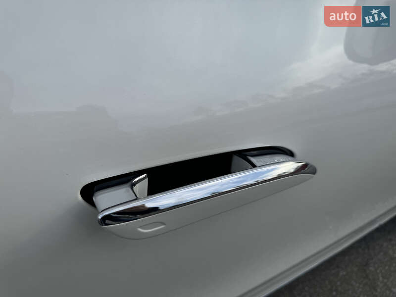 Седан Mercedes-Benz EQS 2022 в Киеве