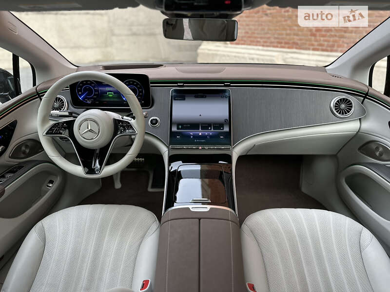 Седан Mercedes-Benz EQS 2022 в Львове