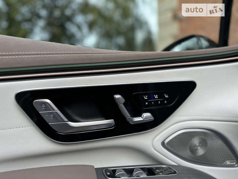 Седан Mercedes-Benz EQS 2022 в Львове