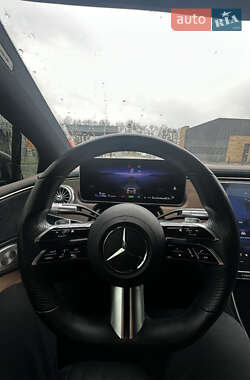 Седан Mercedes-Benz EQS 2022 в 