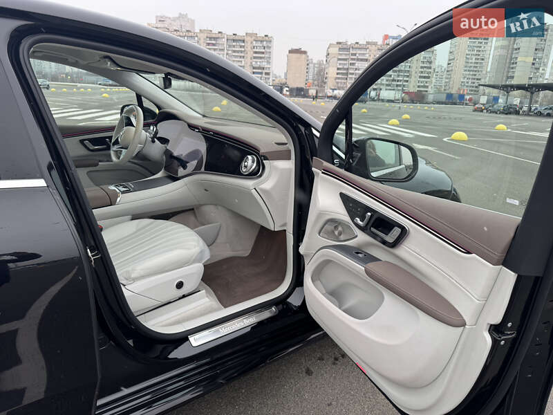 Седан Mercedes-Benz EQS 2022 в Киеве