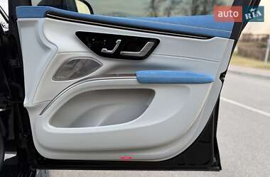 Седан Mercedes-Benz EQS 2023 в 