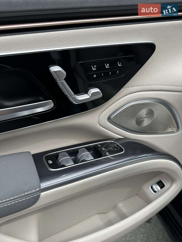 Седан Mercedes-Benz EQS 2022 в Києві