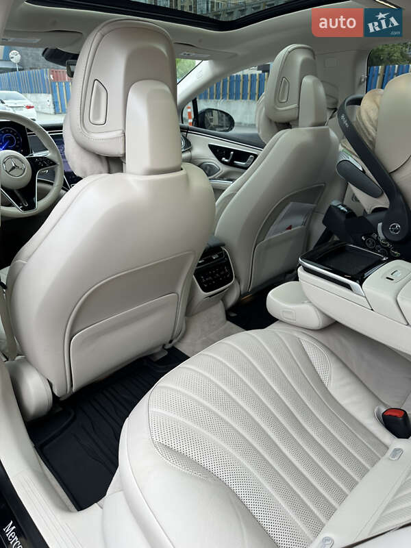 Седан Mercedes-Benz EQS 2022 в Києві