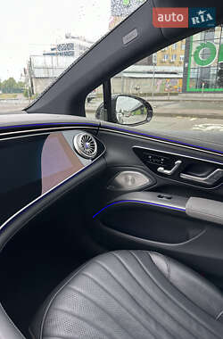 Седан Mercedes-Benz EQS 2022 в 