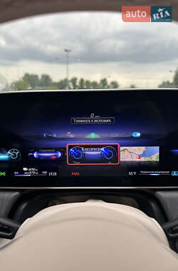 Седан Mercedes-Benz EQS 2022 в 
