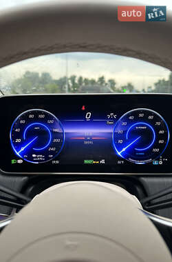 Седан Mercedes-Benz EQS 2022 в 