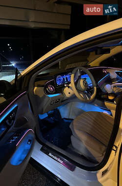 Седан Mercedes-Benz EQS 2022 в 