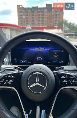 Седан Mercedes-Benz EQS 2022 в 