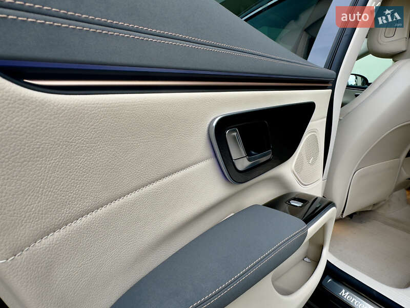 Седан Mercedes-Benz EQS 2022 в Києві