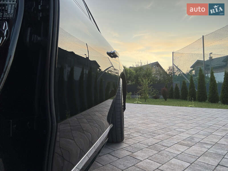 Седан Mercedes-Benz EQS 2023 в Львове