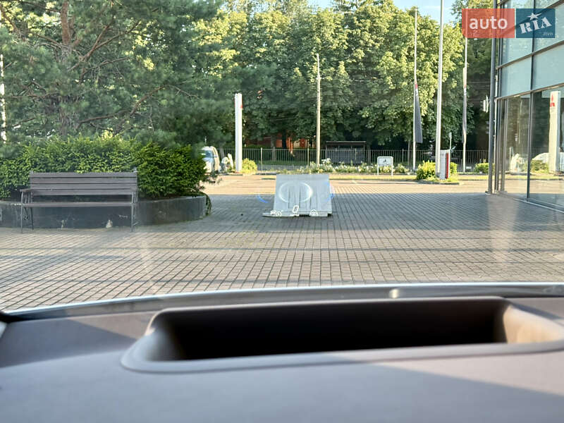 Седан Mercedes-Benz EQS 2022 в Ровно