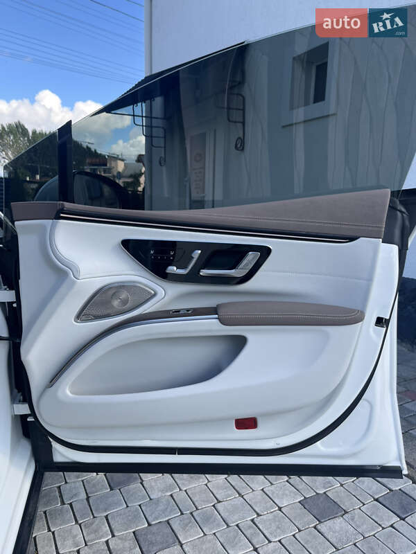 Седан Mercedes-Benz EQS 2022 в Львове