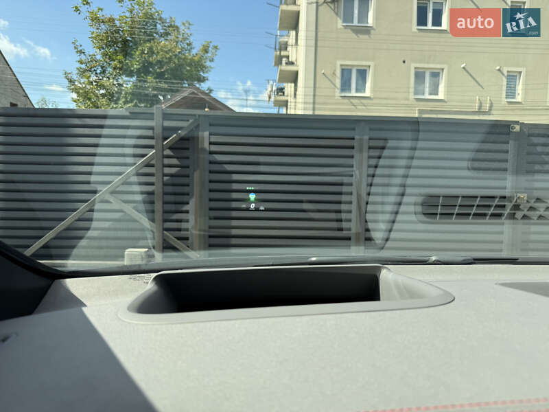 Седан Mercedes-Benz EQS 2023 в Коломые