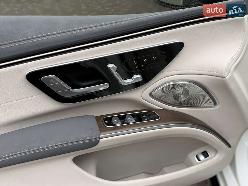 Седан Mercedes-Benz EQS 2022 в Тернополе