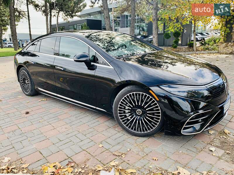 Седан Mercedes-Benz EQS 2022 в Киеве