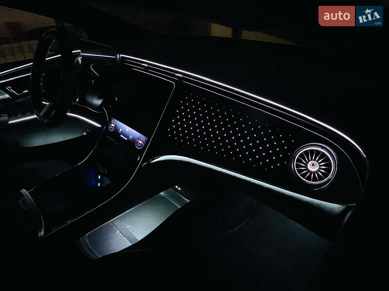 Седан Mercedes-Benz EQS 2022 в Києві