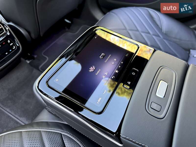 Седан Mercedes-Benz EQS 2023 в Киеве