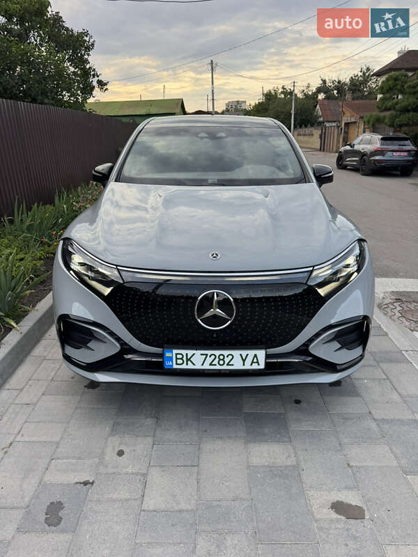 Седан Mercedes-Benz EQS 2023 в Ровно