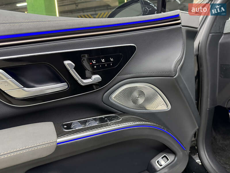 Седан Mercedes-Benz EQS 2022 в Киеве