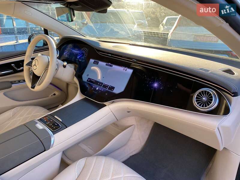 Седан Mercedes-Benz EQS 2022 в Львові