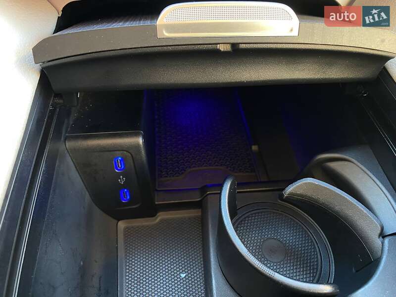 Седан Mercedes-Benz EQS 2022 в Львові