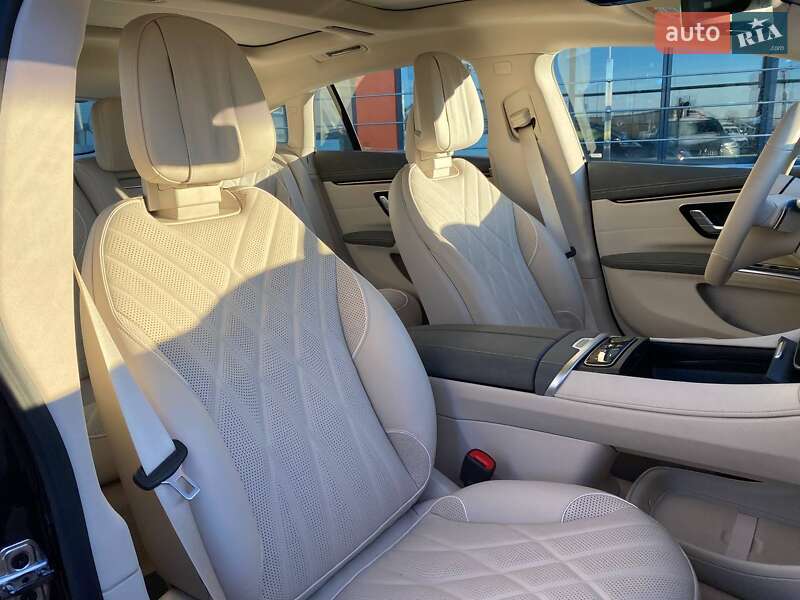 Седан Mercedes-Benz EQS 2022 в Львові