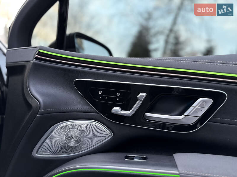 Седан Mercedes-Benz EQS 2023 в Львові