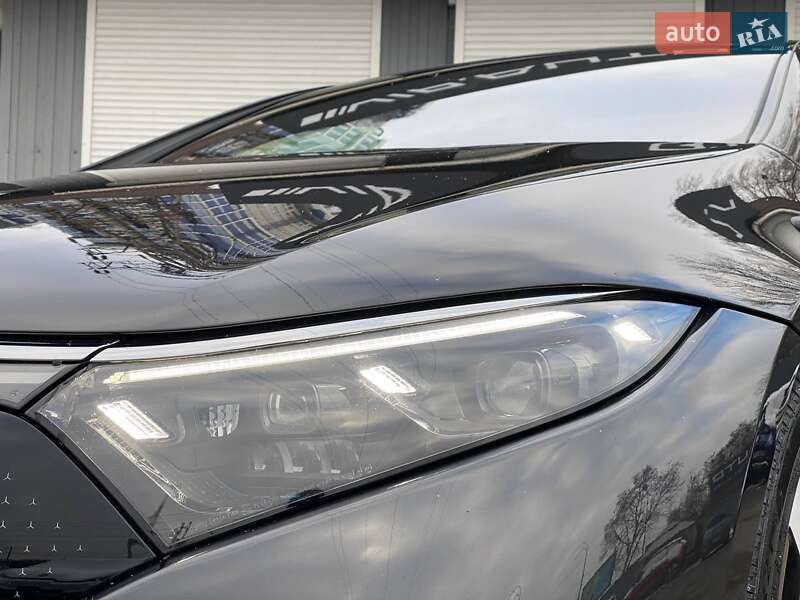 Седан Mercedes-Benz EQS 2022 в Киеве
