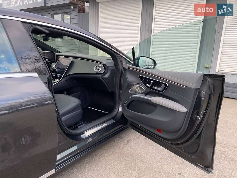 Седан Mercedes-Benz EQS 2022 в Киеве