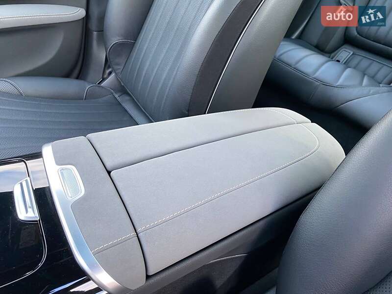 Седан Mercedes-Benz EQS 2022 в Киеве