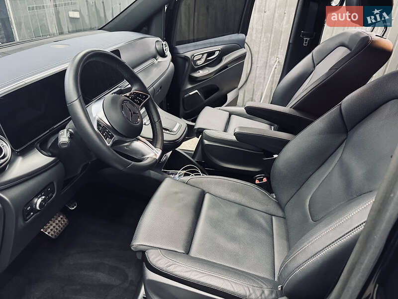 Минивэн Mercedes-Benz EQV 2024 в Киеве