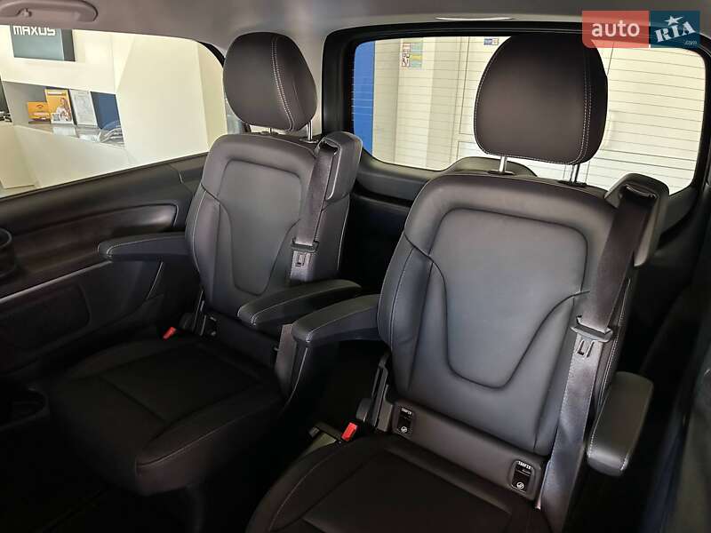 Минивэн Mercedes-Benz EQV 2025 в Киеве