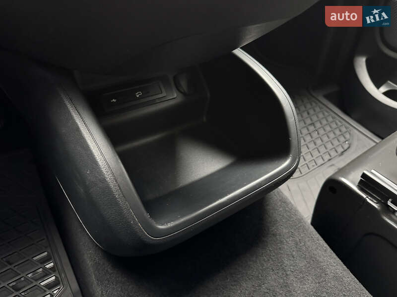 Минивэн Mercedes-Benz EQV 2023 в Киеве фото 23 Минивэн Mercedes-Benz EQV 2023 в Киеве