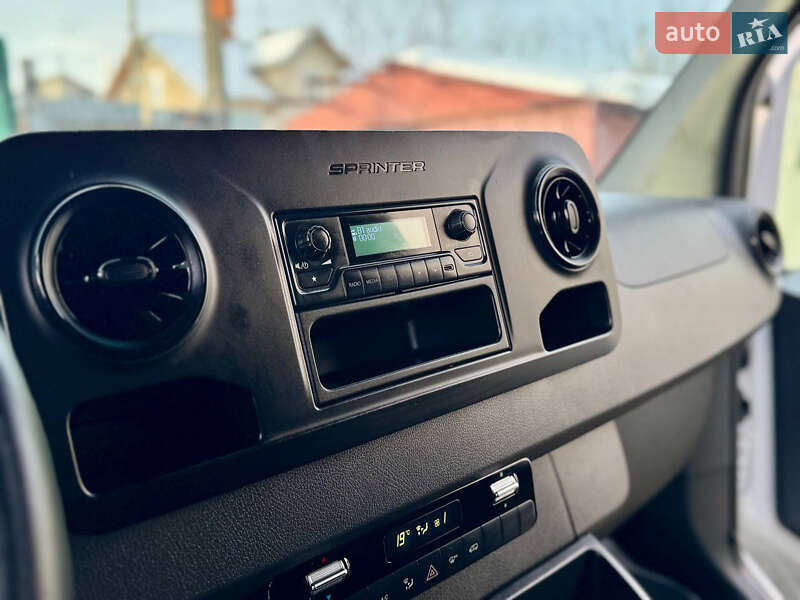 Грузовой фургон Mercedes-Benz eSprinter 2023 в Дрогобыче