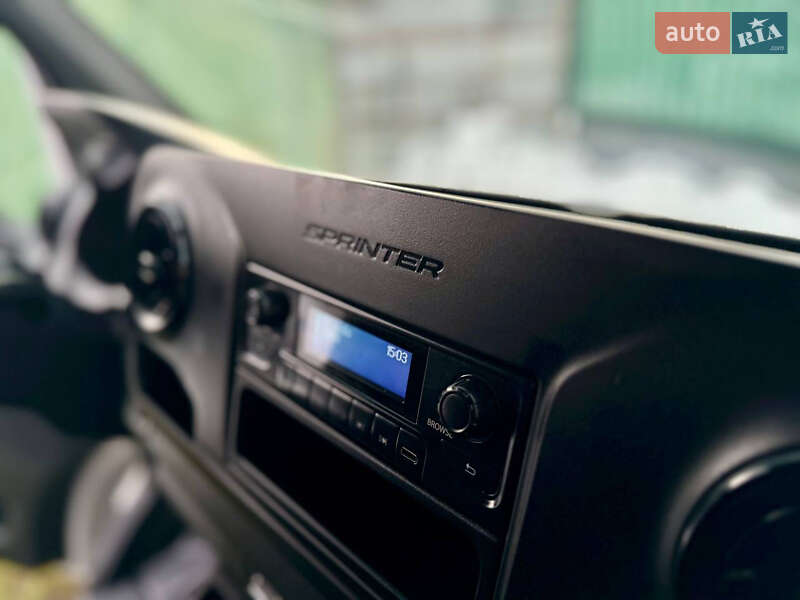 Грузовой фургон Mercedes-Benz eSprinter 2023 в Дрогобыче