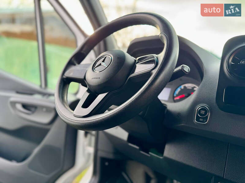 Грузовой фургон Mercedes-Benz eSprinter 2023 в Дрогобыче
