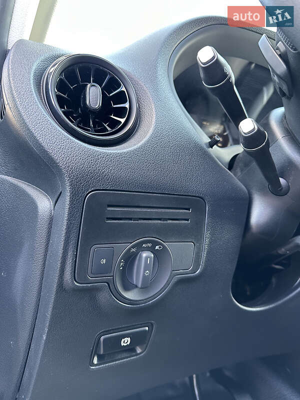 Вантажний фургон Mercedes-Benz eVito 2023 в Рівному