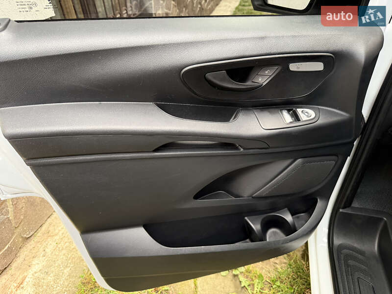 Минивэн Mercedes-Benz eVito 2021 в Тячеве