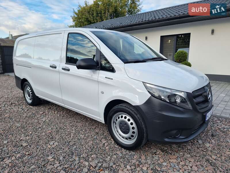 Вантажний фургон Mercedes-Benz eVito 2022 в Радивиліві