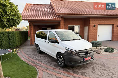Минивэн Mercedes-Benz eVito 2024 в 