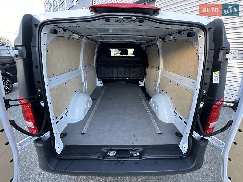 Вантажний фургон Mercedes-Benz eVito 2019 в Києві