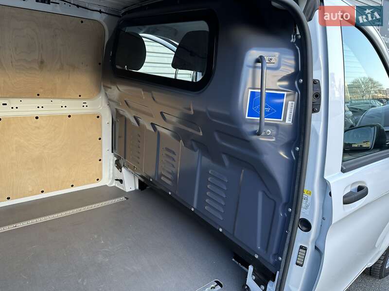 Вантажний фургон Mercedes-Benz eVito 2019 в Києві
