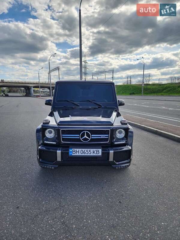 Mercedes-Benz G-Class 2011